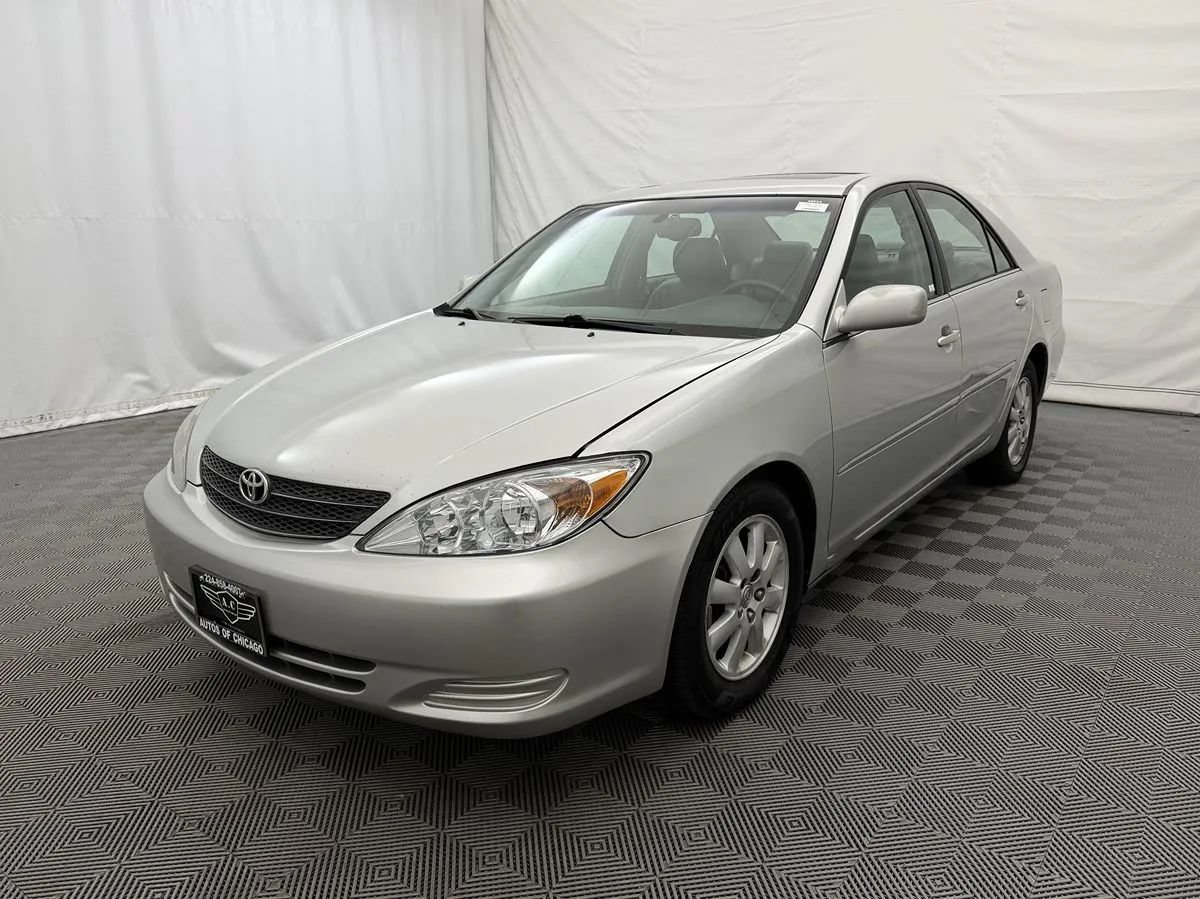 Used 2002 Toyota Camry LE FWD image 2