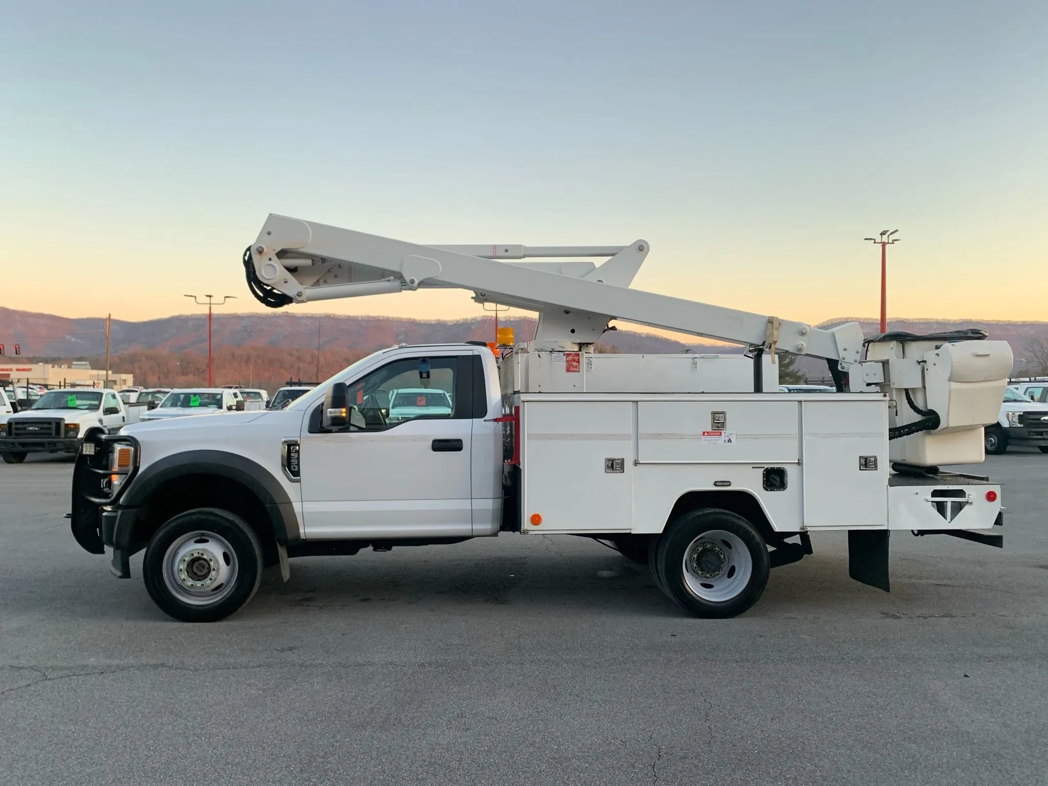 Used 2020 Ford F550 4x4 Regular Cab Super Duty w/ Power Equipment Group image 5