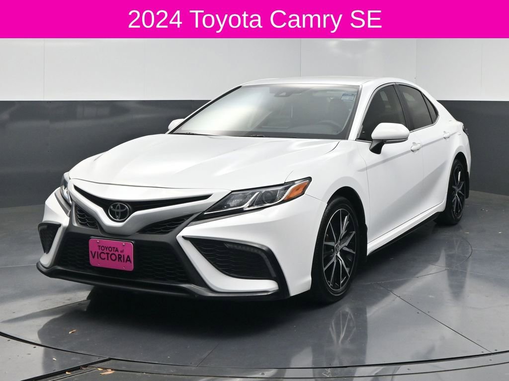Used 2024 Toyota Camry SE image 2
