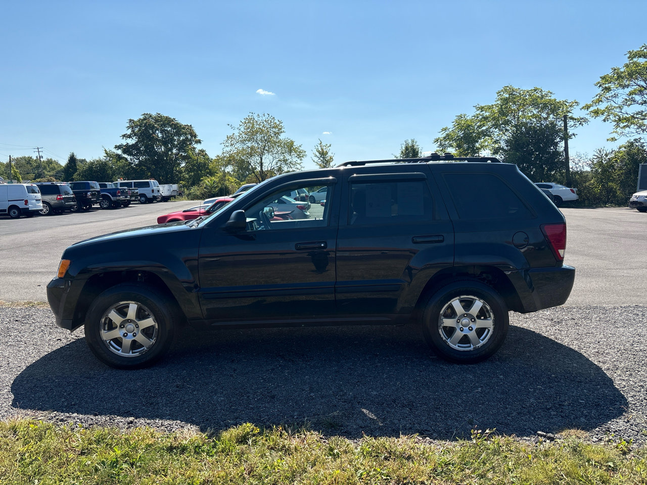 Used 2009 Jeep Grand Cherokee Laredo image 3