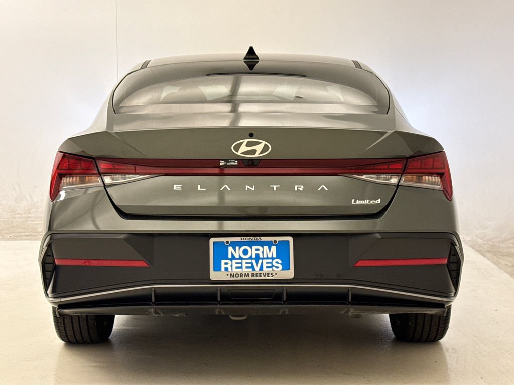 Used 2026 Hyundai Elantra Limited FWD image 8