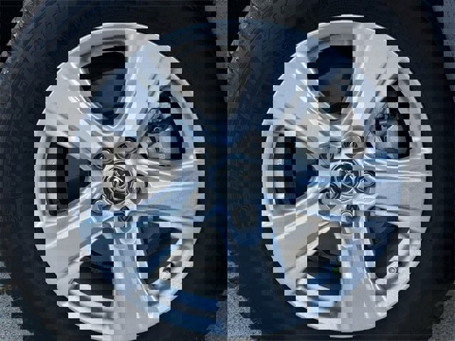 Used 2021 Toyota RAV4 XLE image 10