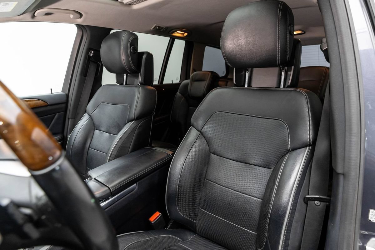 Used 2014 Mercedes-Benz GL 550 4MATIC image 34