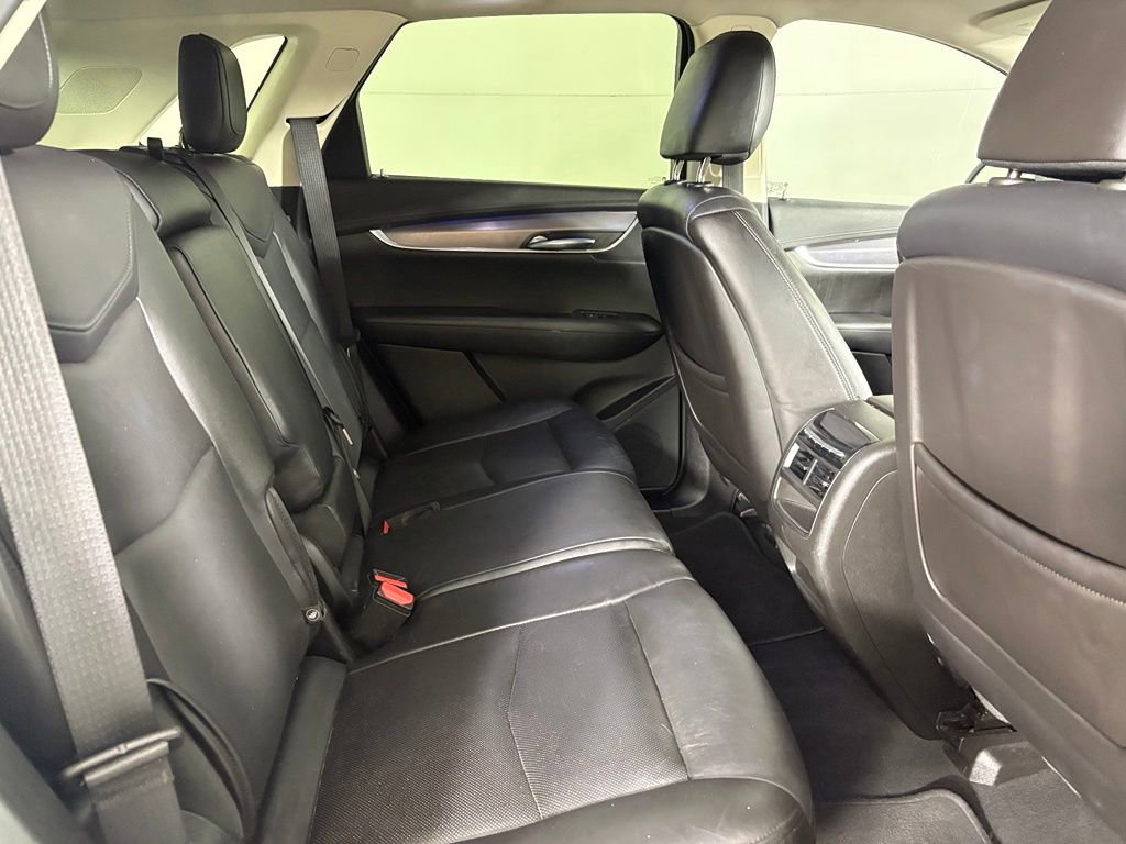 Used 2019 Cadillac XT5 Premium Luxury FWD image 17