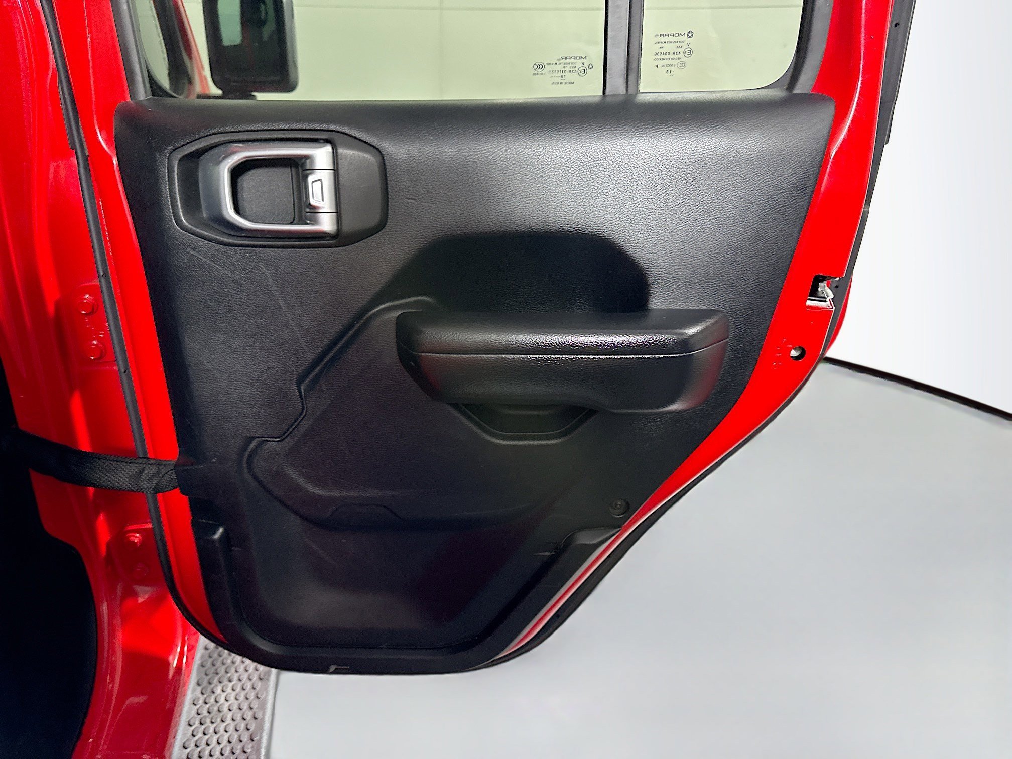 Used 2018 Jeep Wrangler Unlimited Sport S image 27