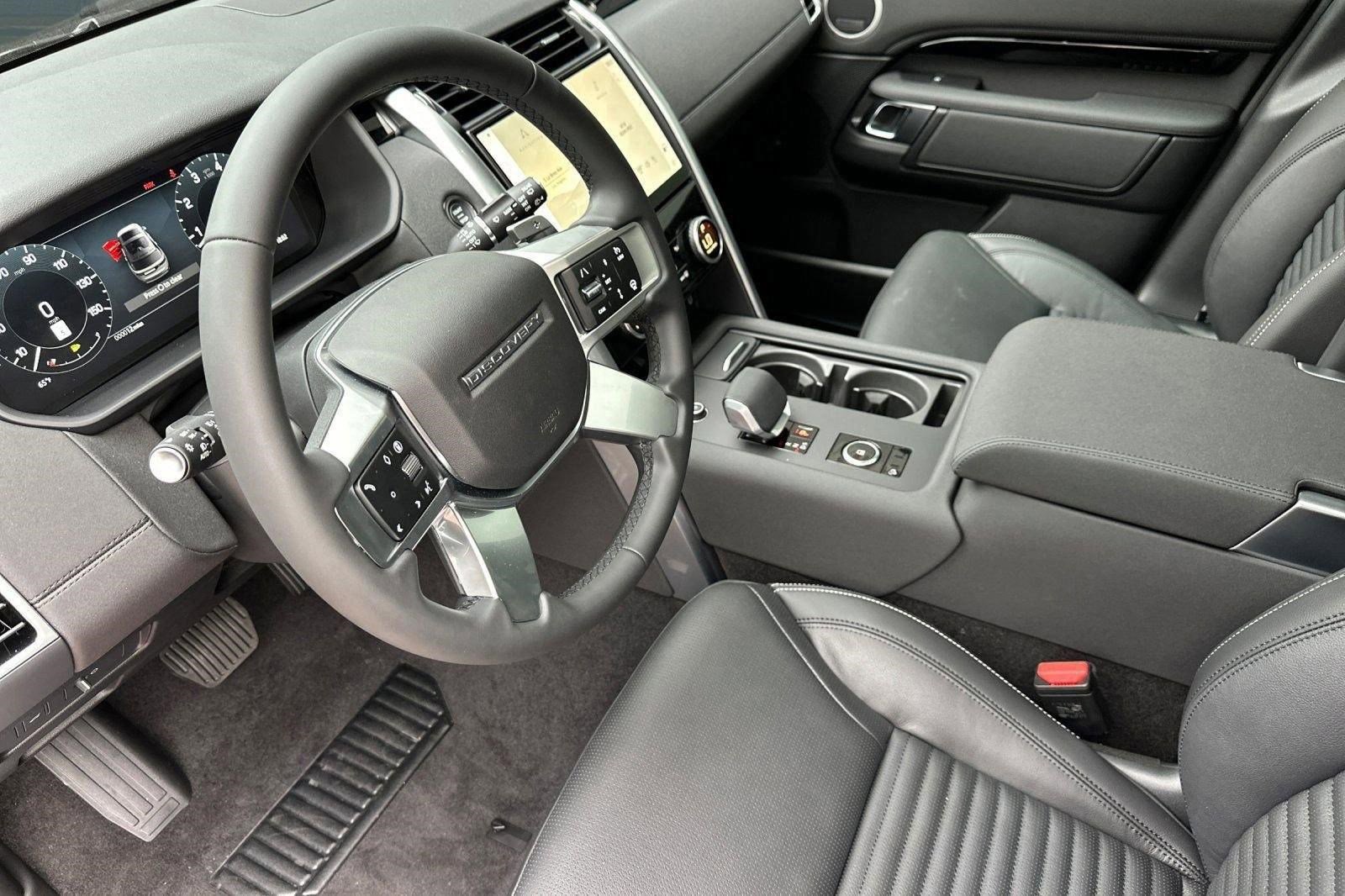 New 2026 Land Rover Discovery S AWD/4WD image 4