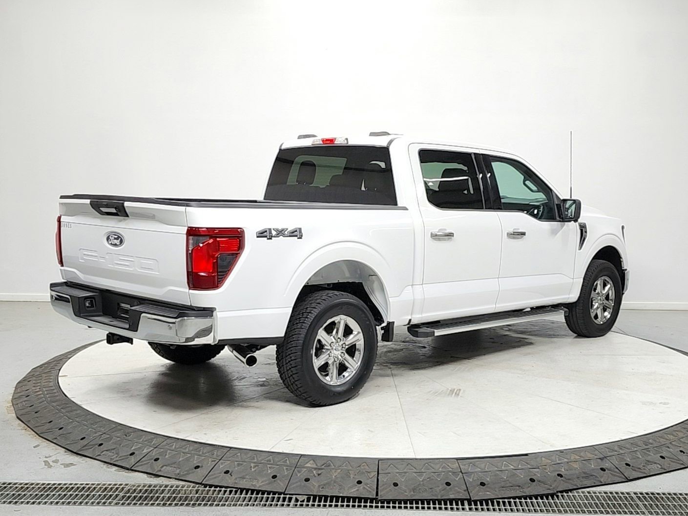 Used 2024 Ford F150 XLT w/ Mobile Office Package image 7