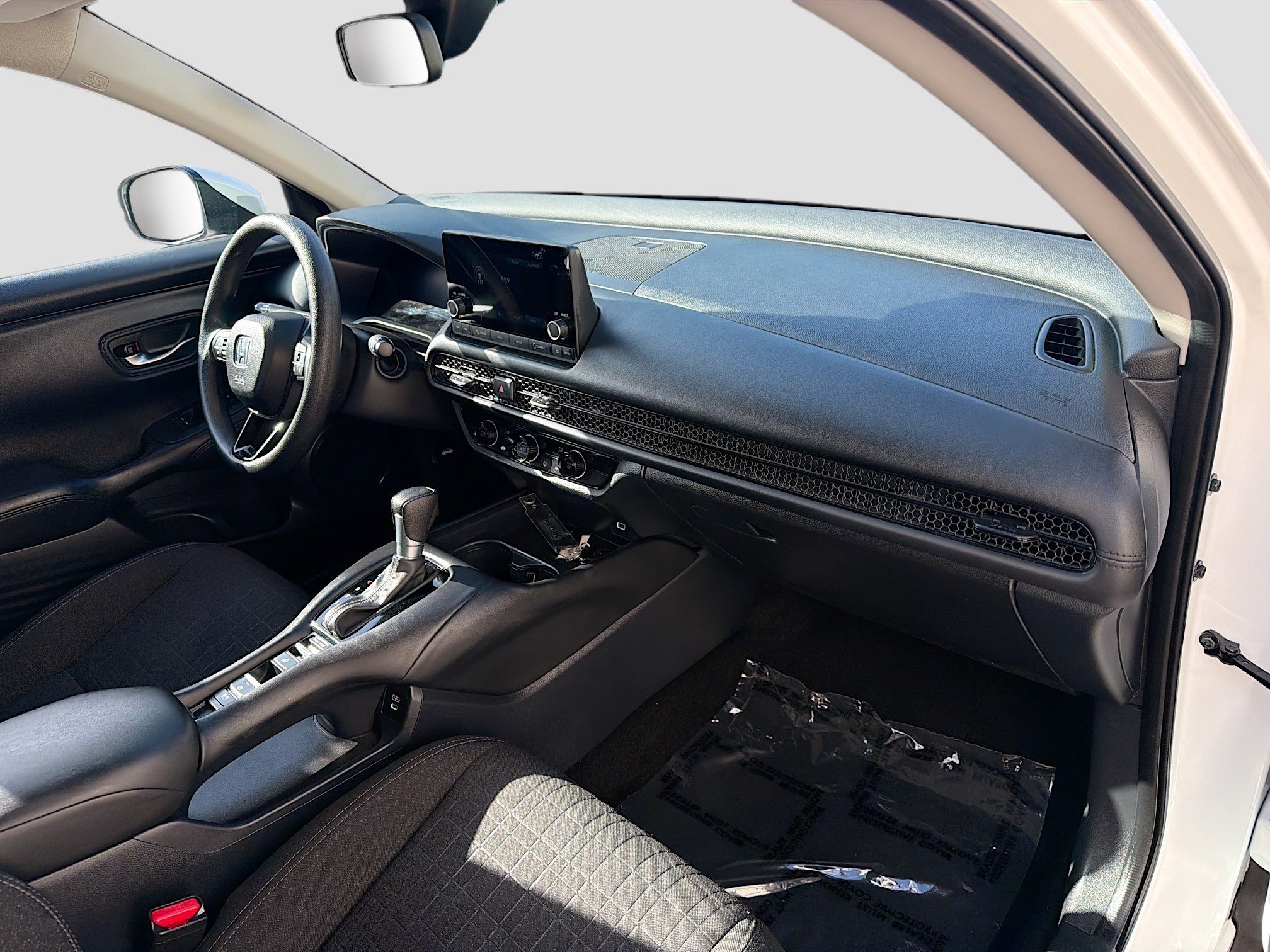 Certified 2025 Honda HR-V LX image 31