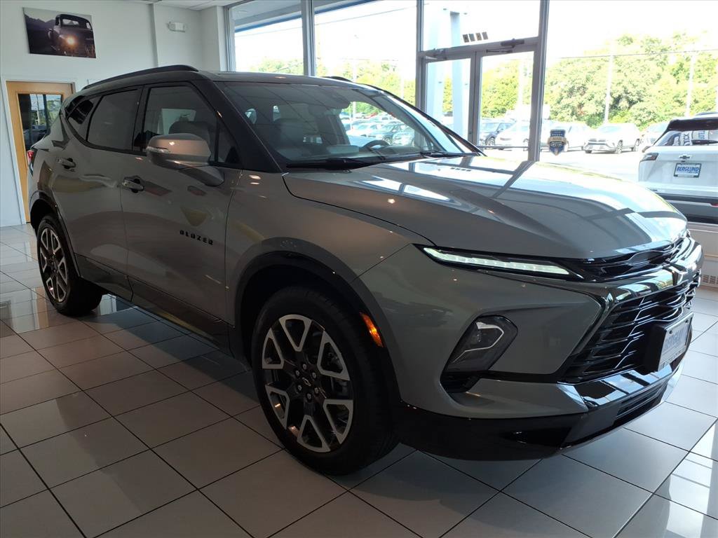 New 2026 Chevrolet Blazer RS w/ Driver Confidence II Package AWD/4WD image 2