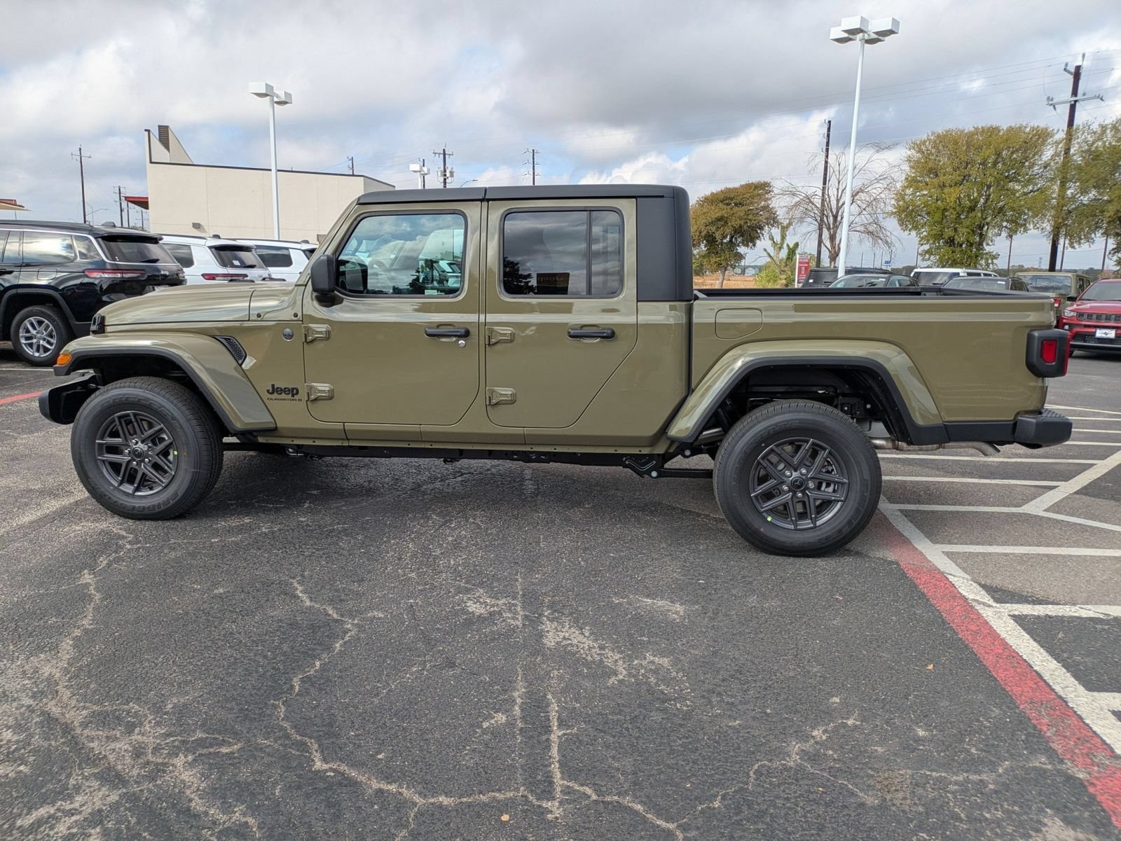 New 2025 Jeep Gladiator Sport AWD/4WD image 2