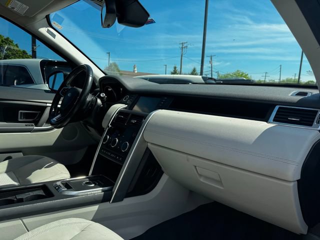 Used 2017 Land Rover Discovery Sport SE AWD/4WD image 19