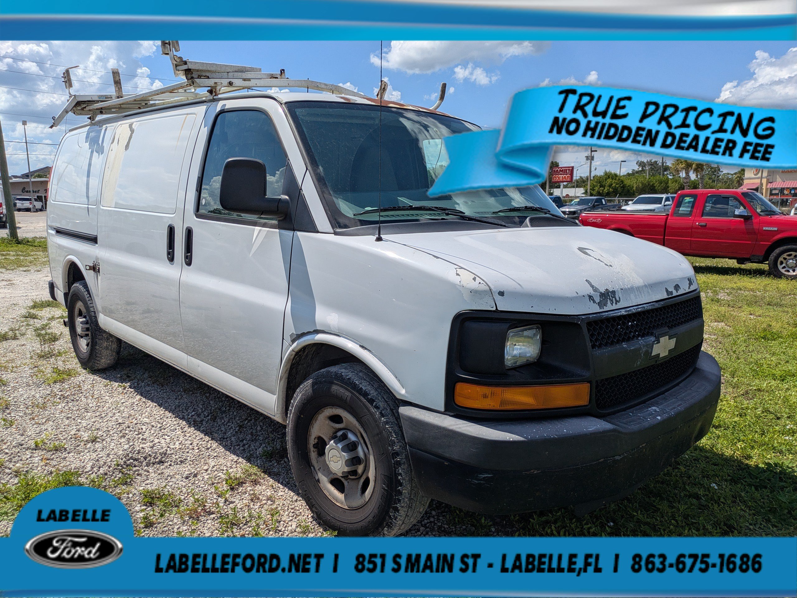 Used 2011 Chevrolet Express 2500 RWD image 1