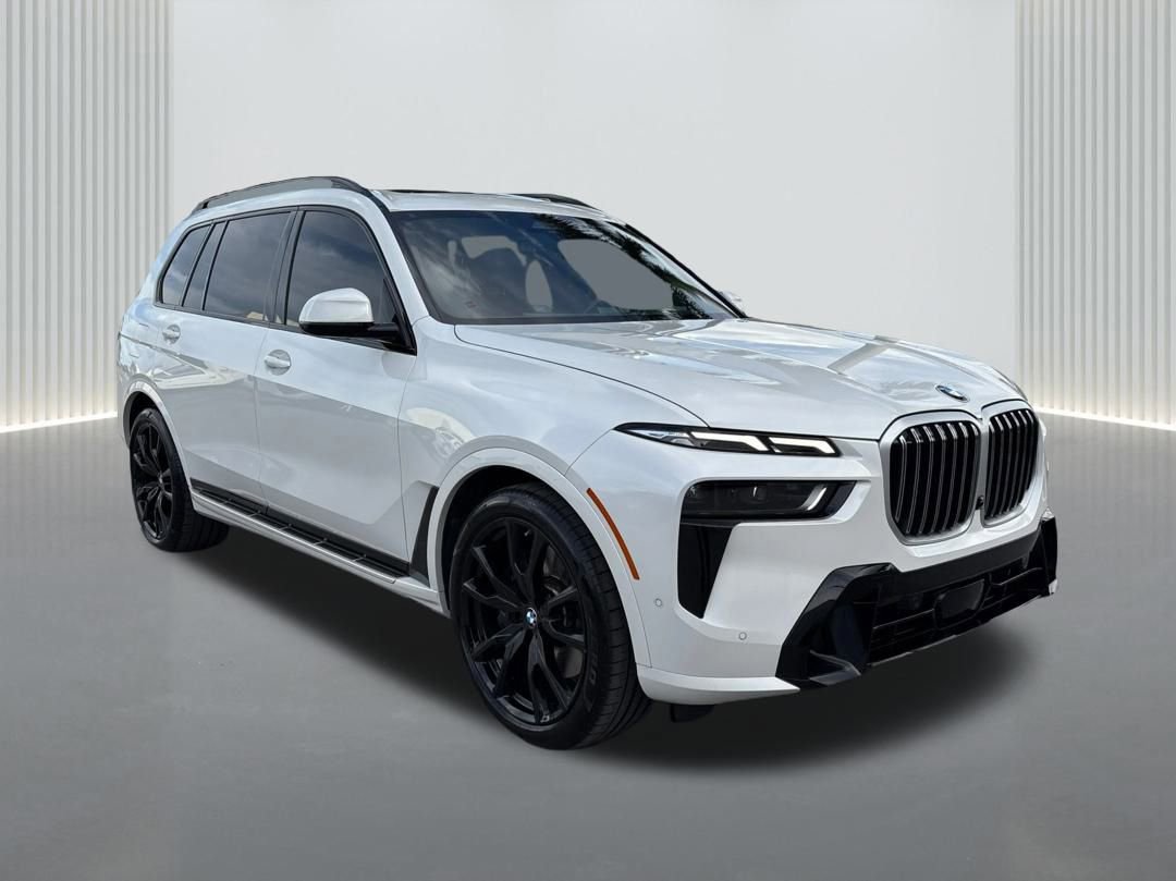 Used 2023 BMW X7 xDrive40i w/ M Sport Package image 3