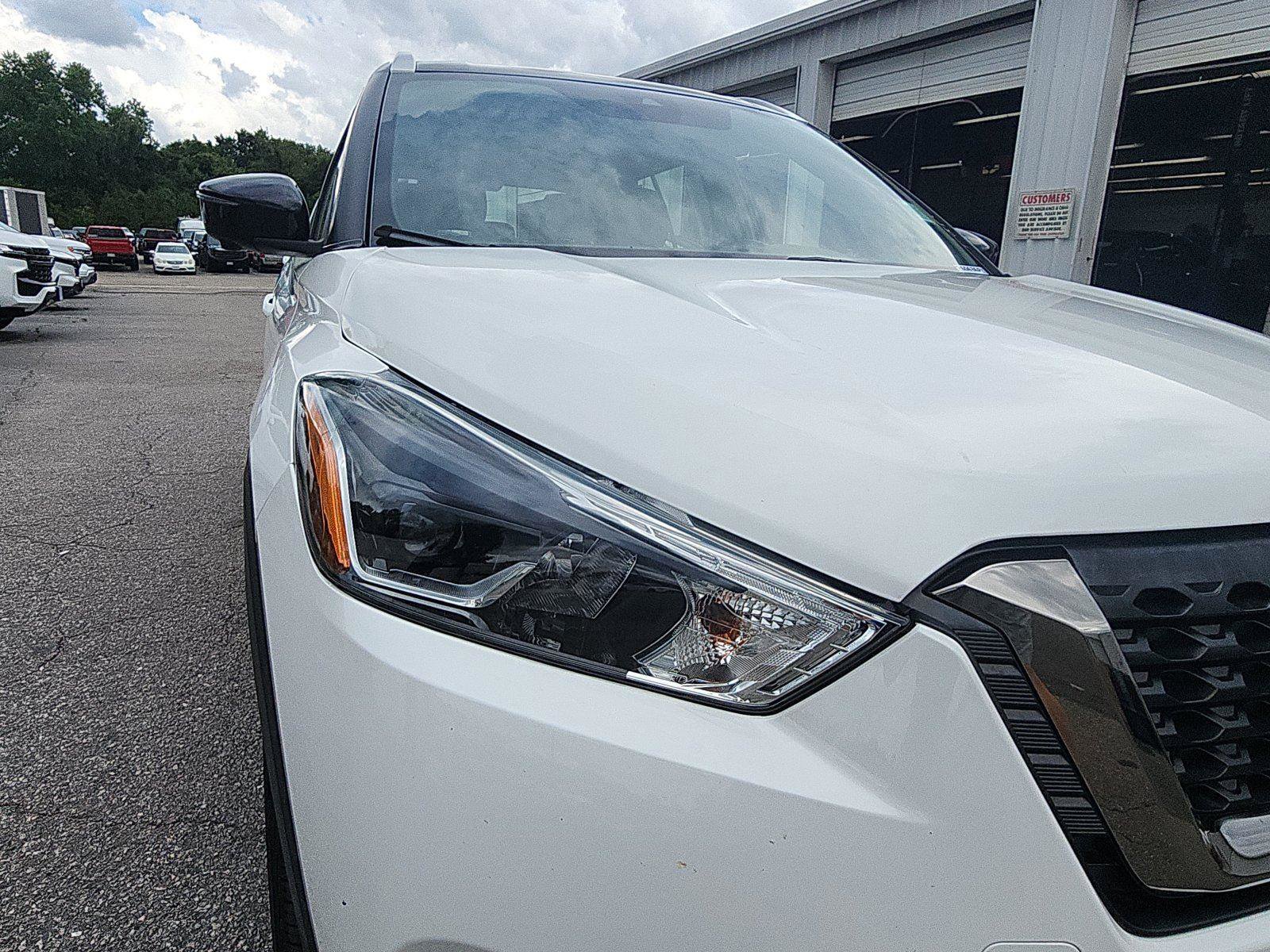 Used 2020 Nissan Kicks SR FWD image 9