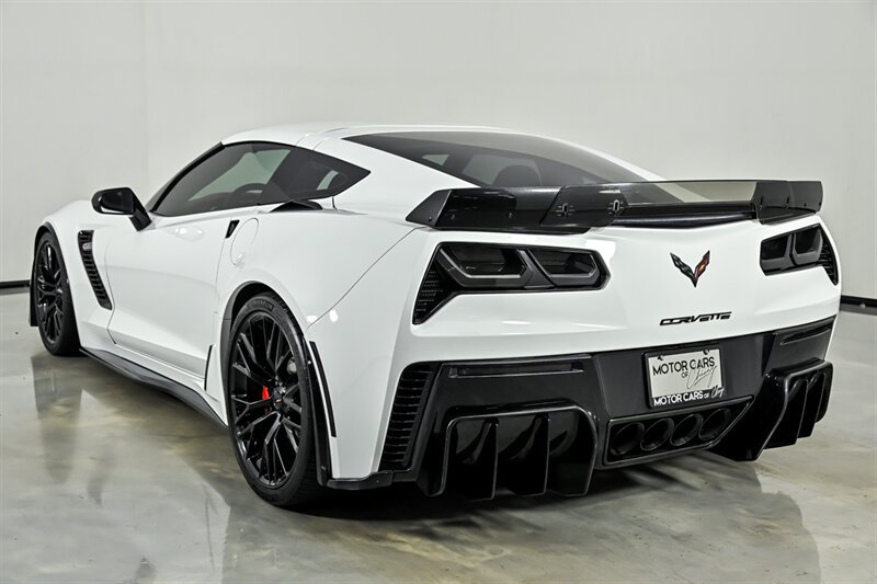 Used 2019 Chevrolet Corvette Z06 RWD image 7