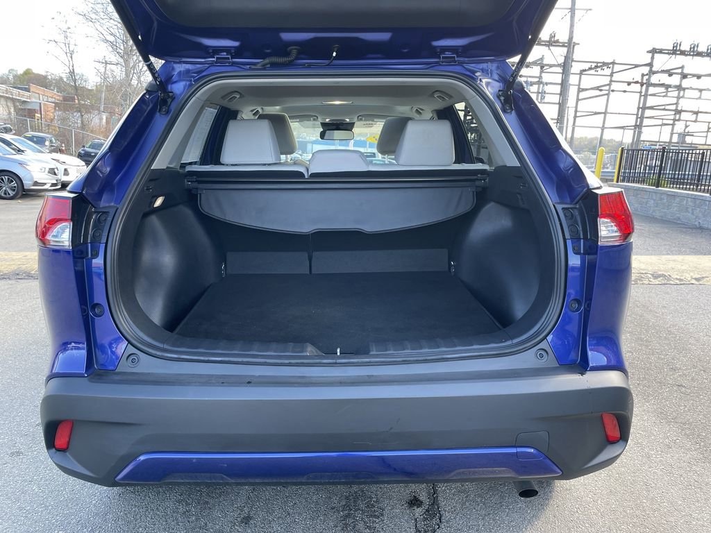 Used 2023 Toyota Corolla Cross LE w/ Moonroof Package AWD/4WD image 13