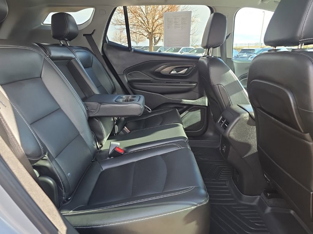 Used 2022 GMC Terrain SLT image 21