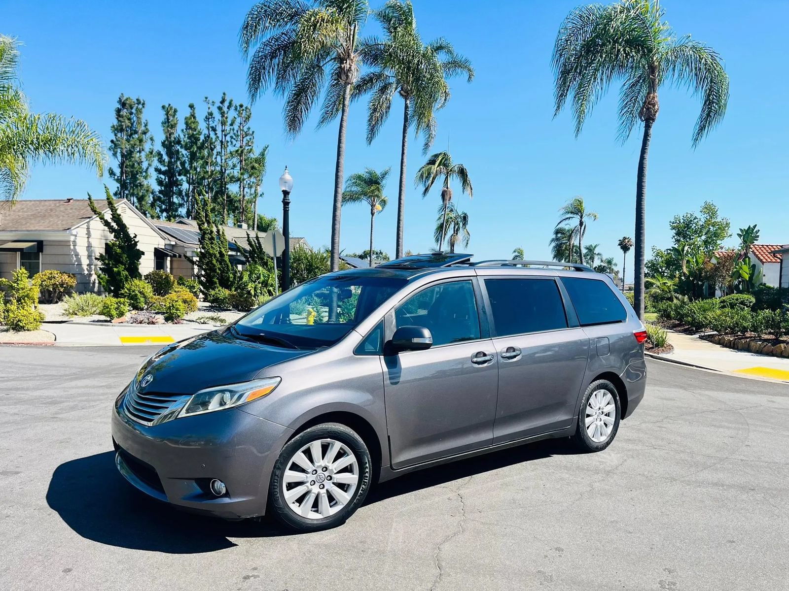 Used 2017 Toyota Sienna Limited FWD image 14