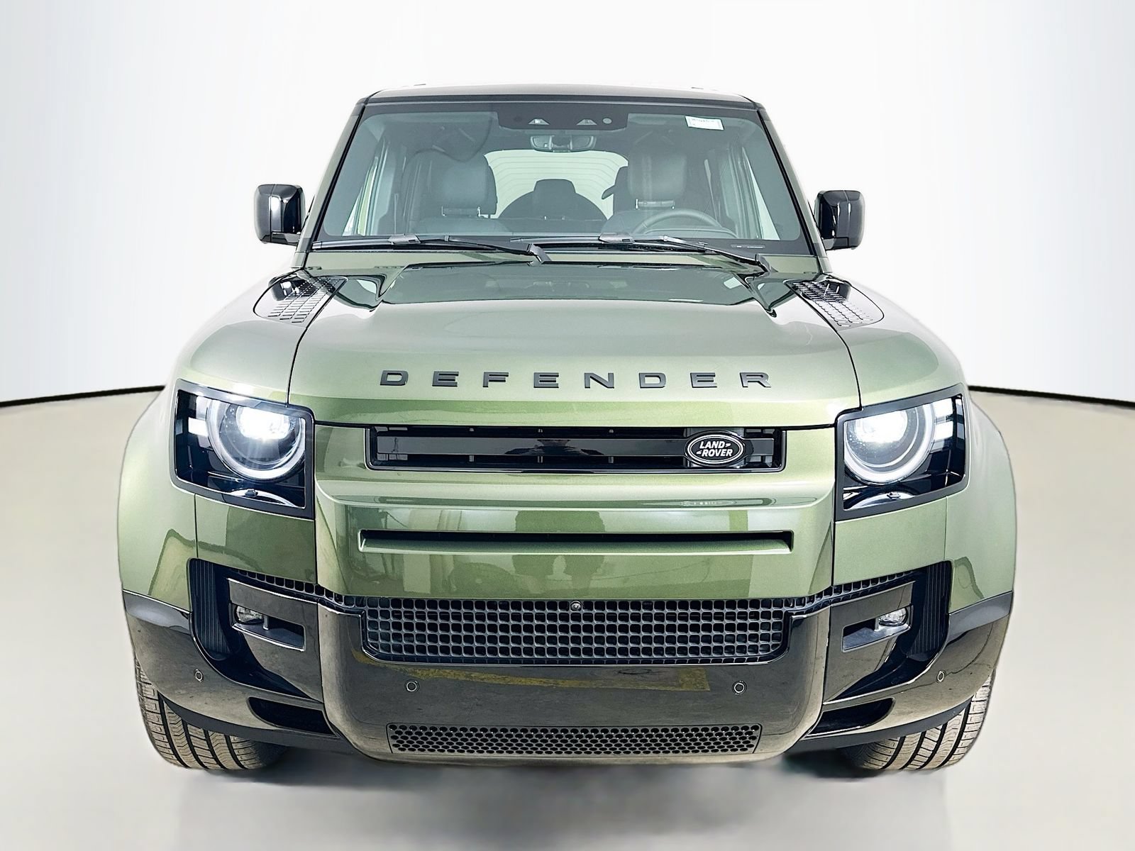New 2026 Land Rover Defender 110 X-Dynamic SE AWD/4WD image 2