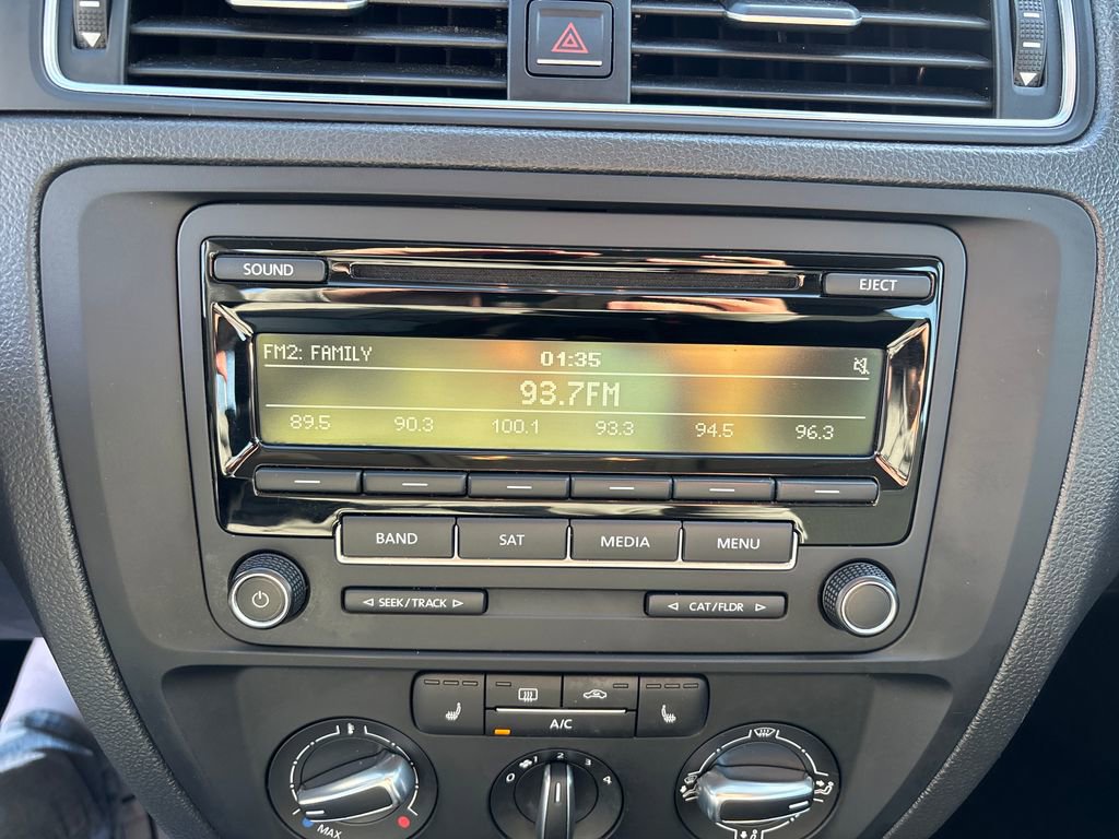 Used 2015 Volkswagen Jetta SE image 14