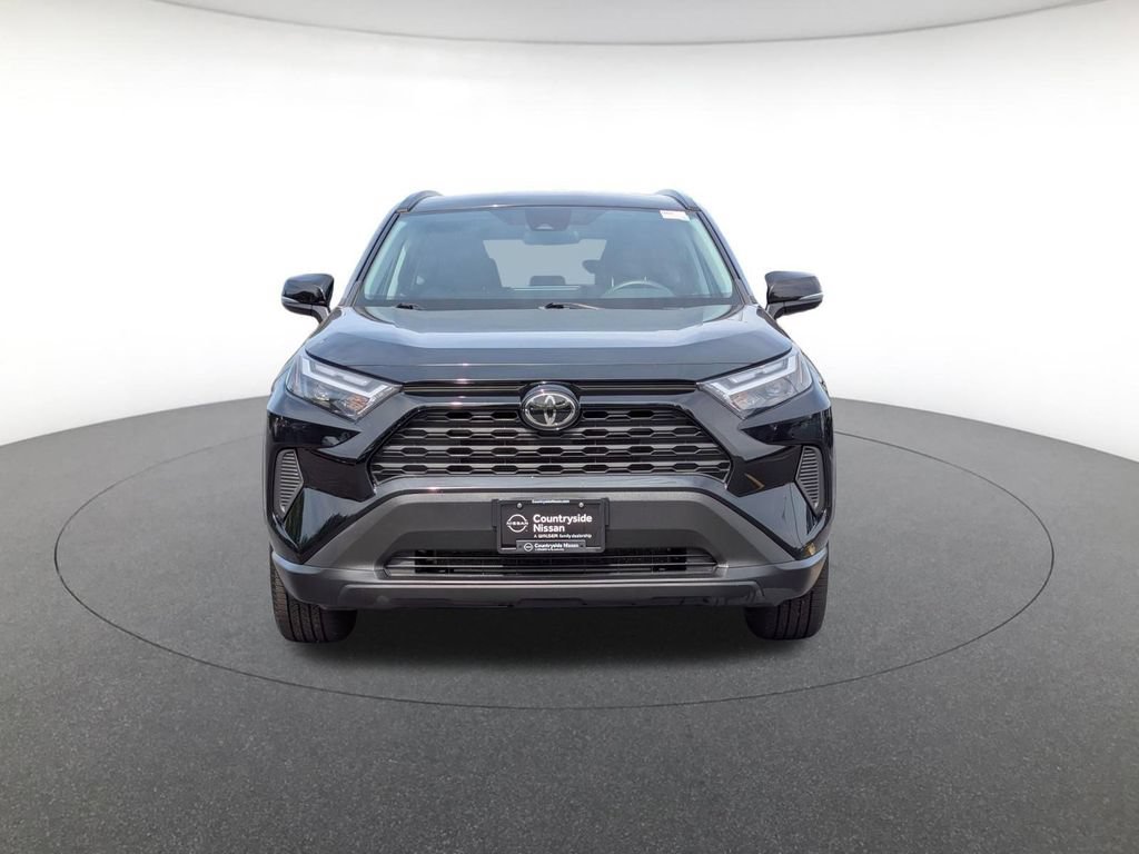 Used 2022 Toyota RAV4 XLE AWD/4WD image 2