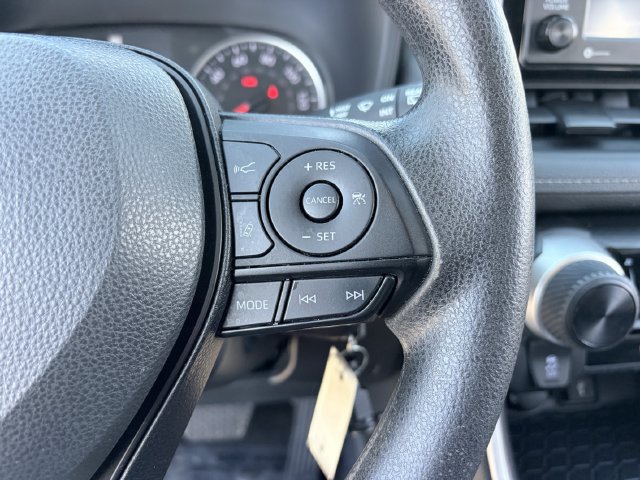 Used 2022 Toyota RAV4 LE AWD/4WD image 23