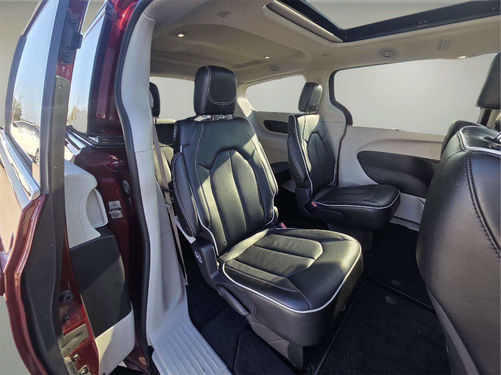 Used 2022 Chrysler Pacifica Limited image 20