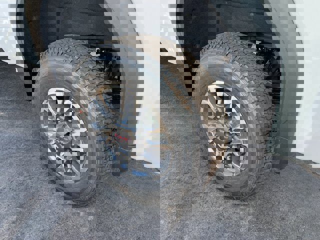 New 2025 GMC Sierra 2500 SLT w/ SLT Convenience Package image 9