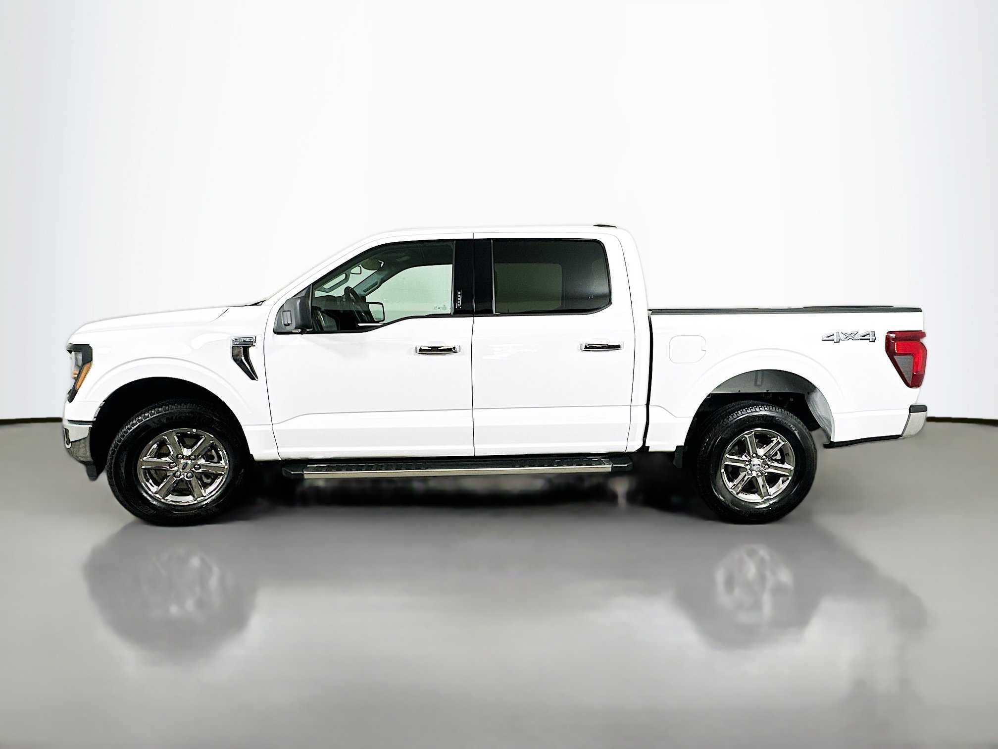 Used 2024 Ford F150 XLT w/ Tow/Haul Package AWD/4WD image 4
