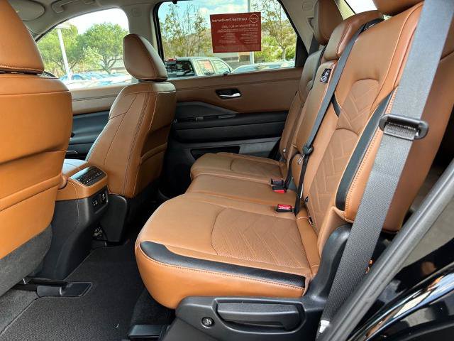 Certified 2025 Nissan Pathfinder Platinum w/ Cargo Package FWD image 13