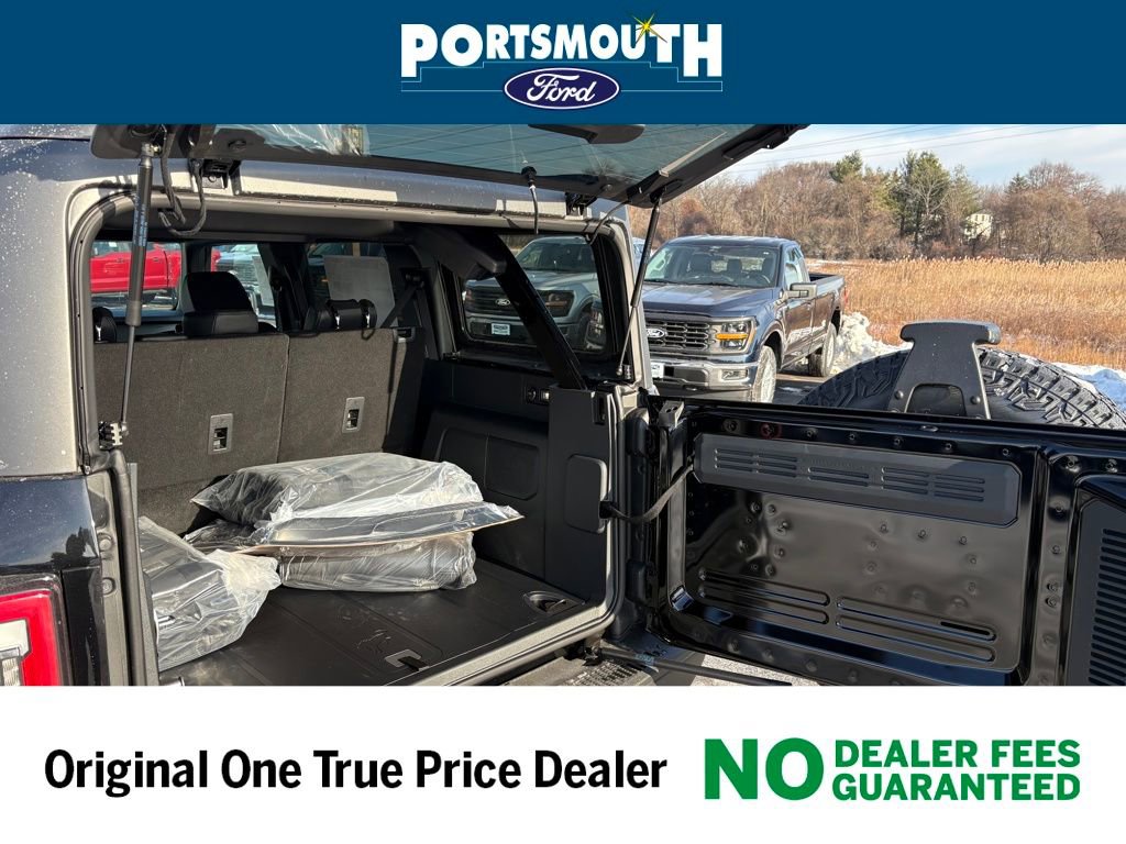 New 2025 Ford Bronco Badlands image 10