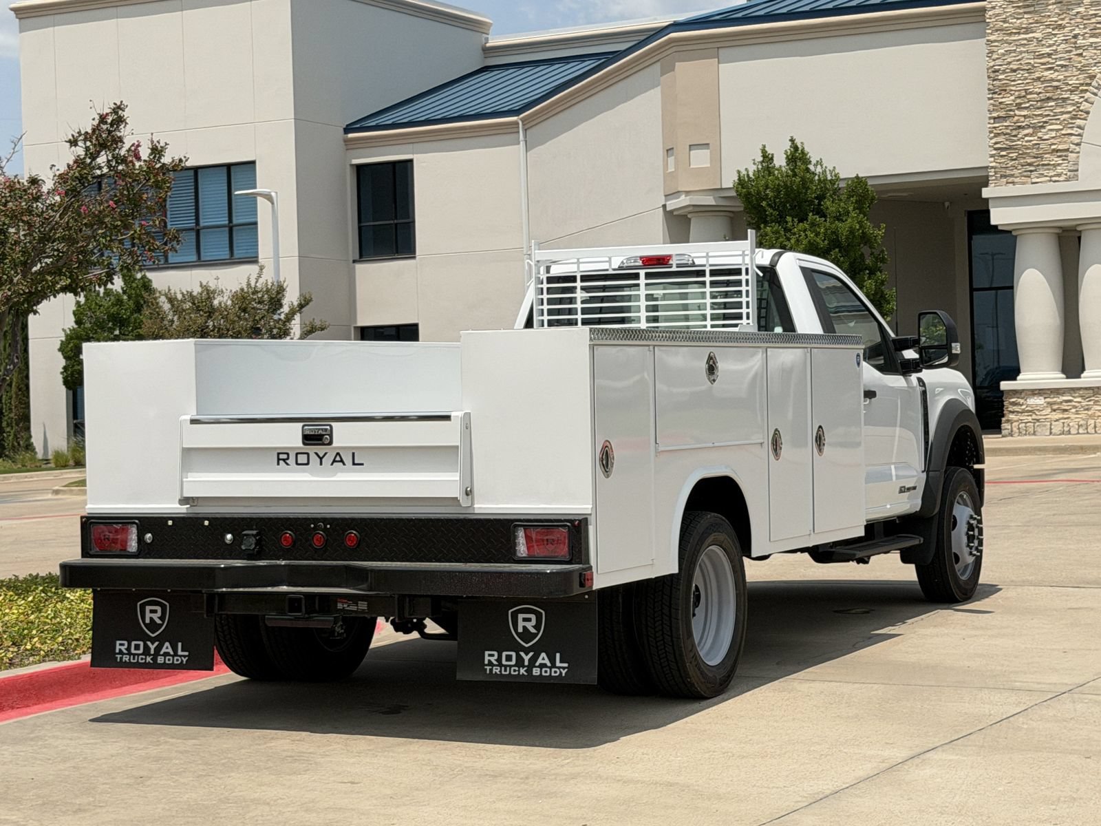 New 2026 Ford F550 4x4 Regular Cab Super Duty image 4