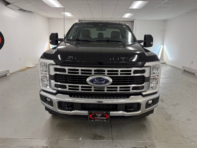 Used 2023 Ford F350 XLT image 2
