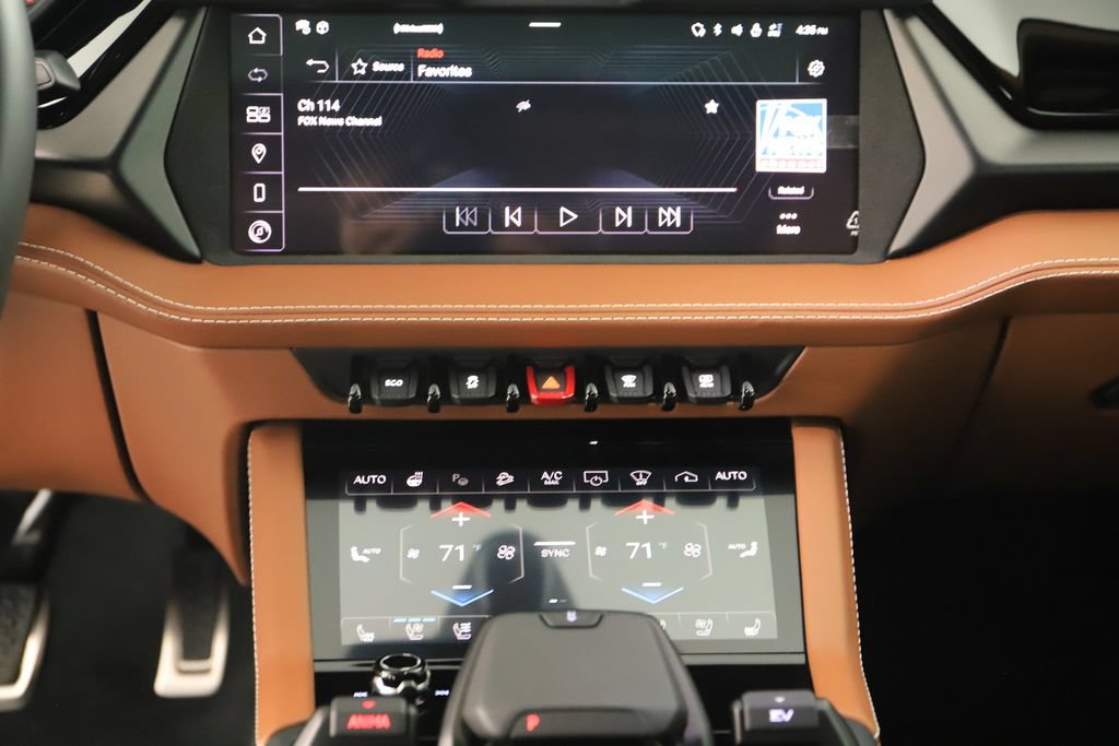 Used 2025 Lamborghini Urus SE AWD/4WD image 20