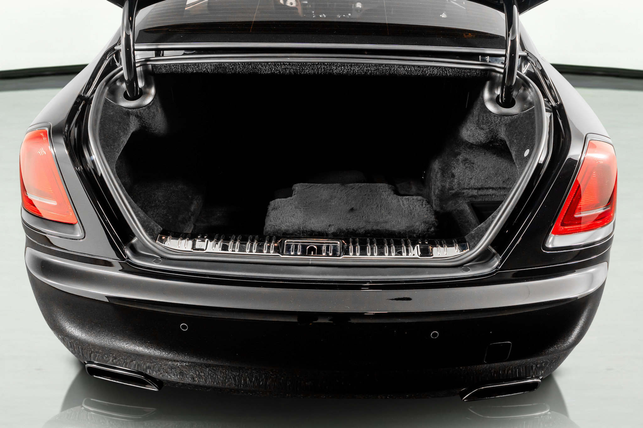 Used 2020 Rolls-Royce Wraith RWD image 52