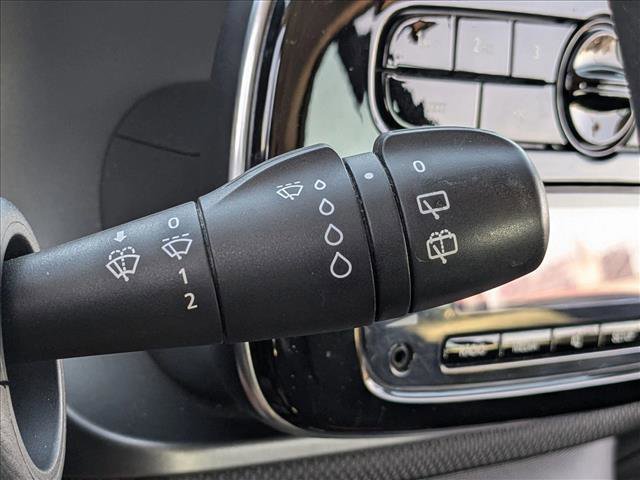 Used 2016 smart fortwo pure image 17