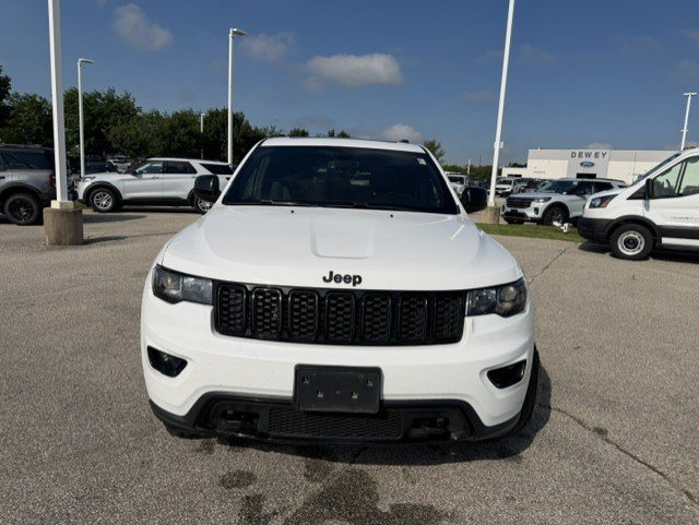 Used 2019 Jeep Grand Cherokee Laredo AWD/4WD image 2