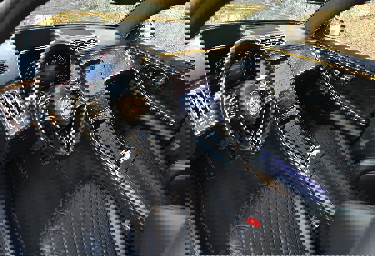 Used 2021 Mercedes-Benz S 580 4MATIC Sedan w/ Warmth & Comfort Package image 2