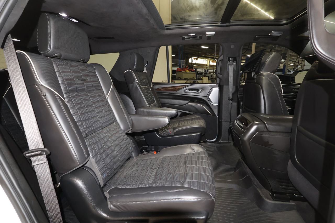 Certified 2024 Cadillac Escalade Sport Platinum w/ LPO, ONYX Package AWD/4WD image 28