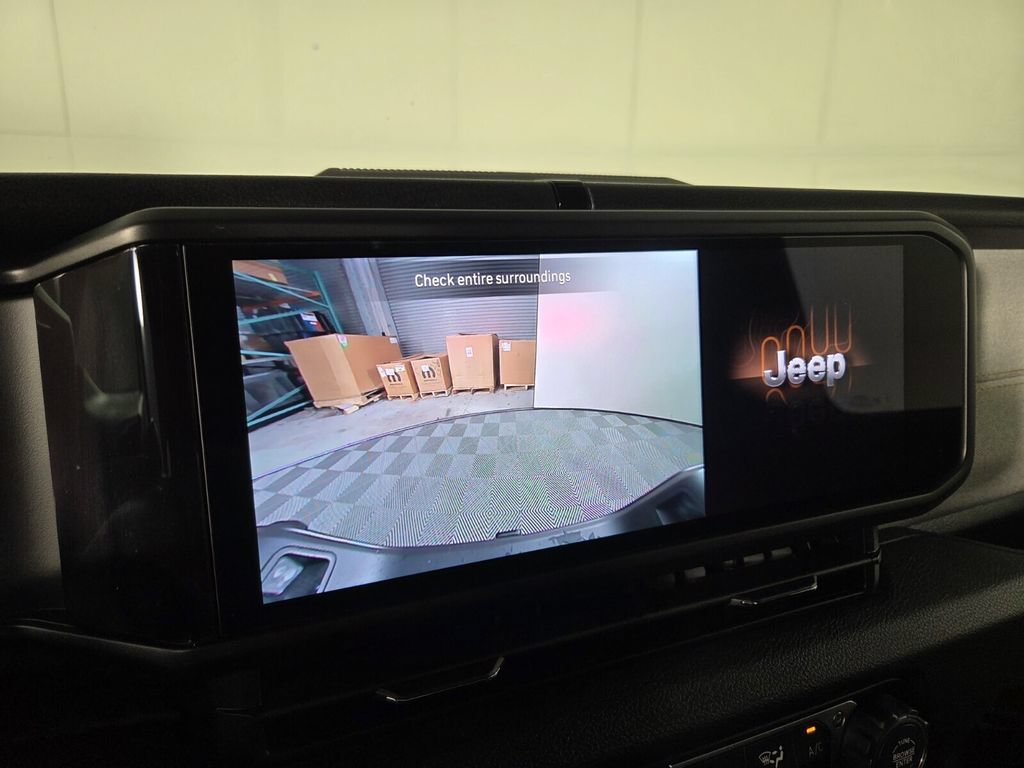 Used 2026 Jeep Gladiator Sport AWD/4WD image 12
