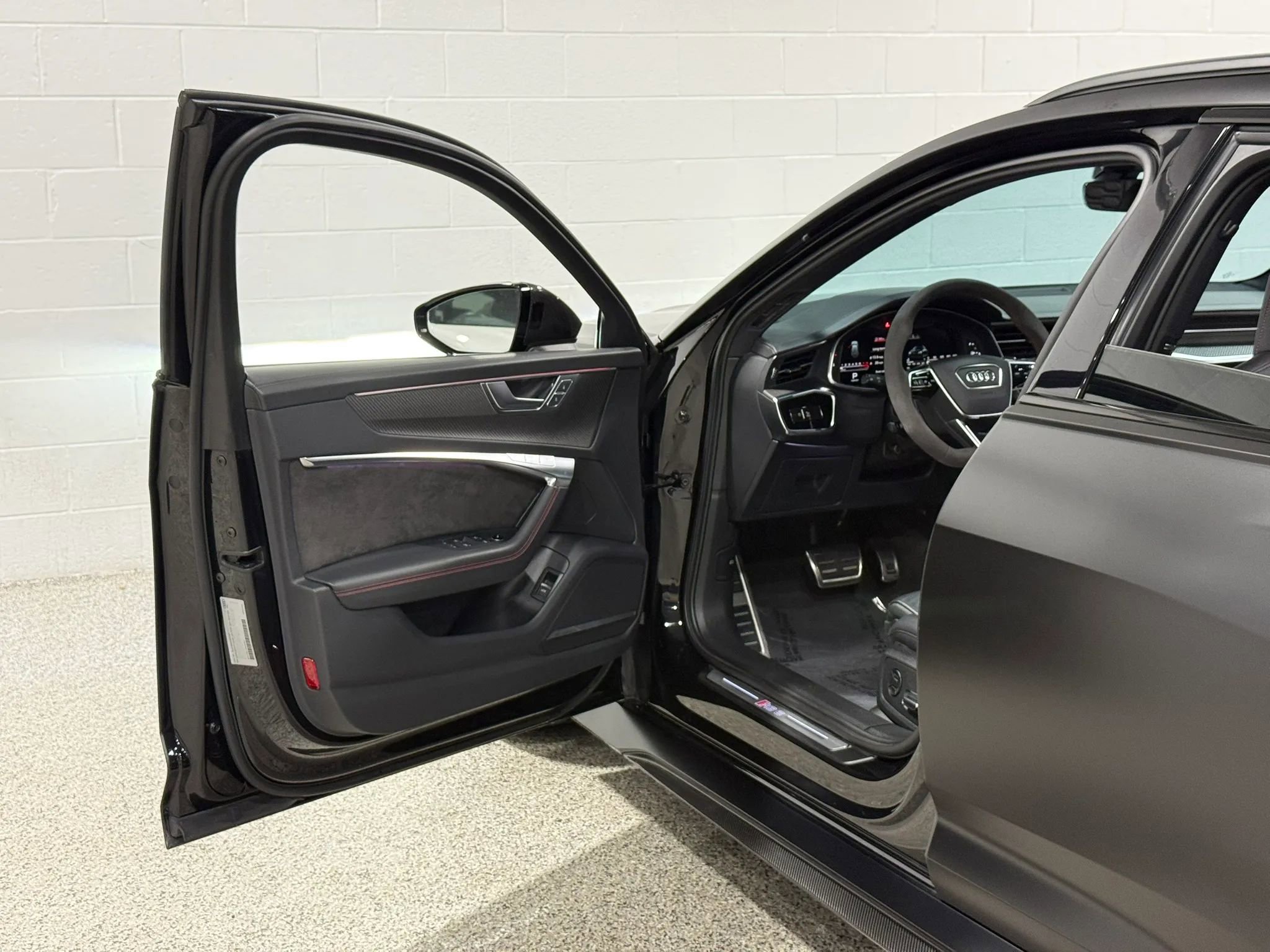 Used 2021 Audi RS 6 w/ Carbon Optic Package image 10