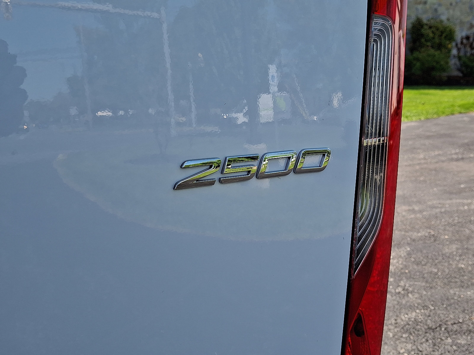 Used 2025 Mercedes-Benz Sprinter 2500 image 30
