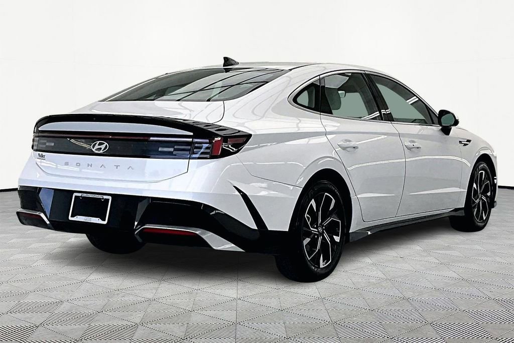 Used 2025 Hyundai Sonata SEL image 2