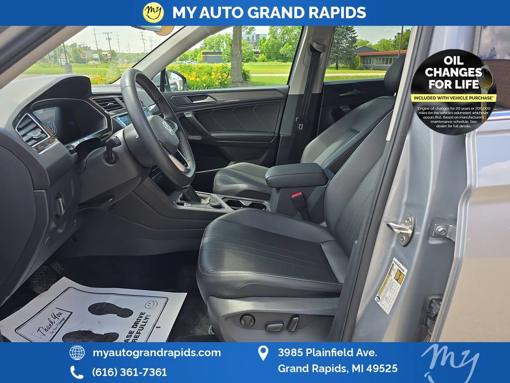 Used 2023 Volkswagen Tiguan SE AWD/4WD image 9
