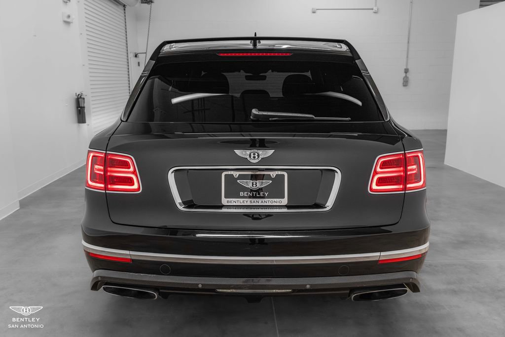 Used 2017 Bentley Bentayga AWD/4WD image 16