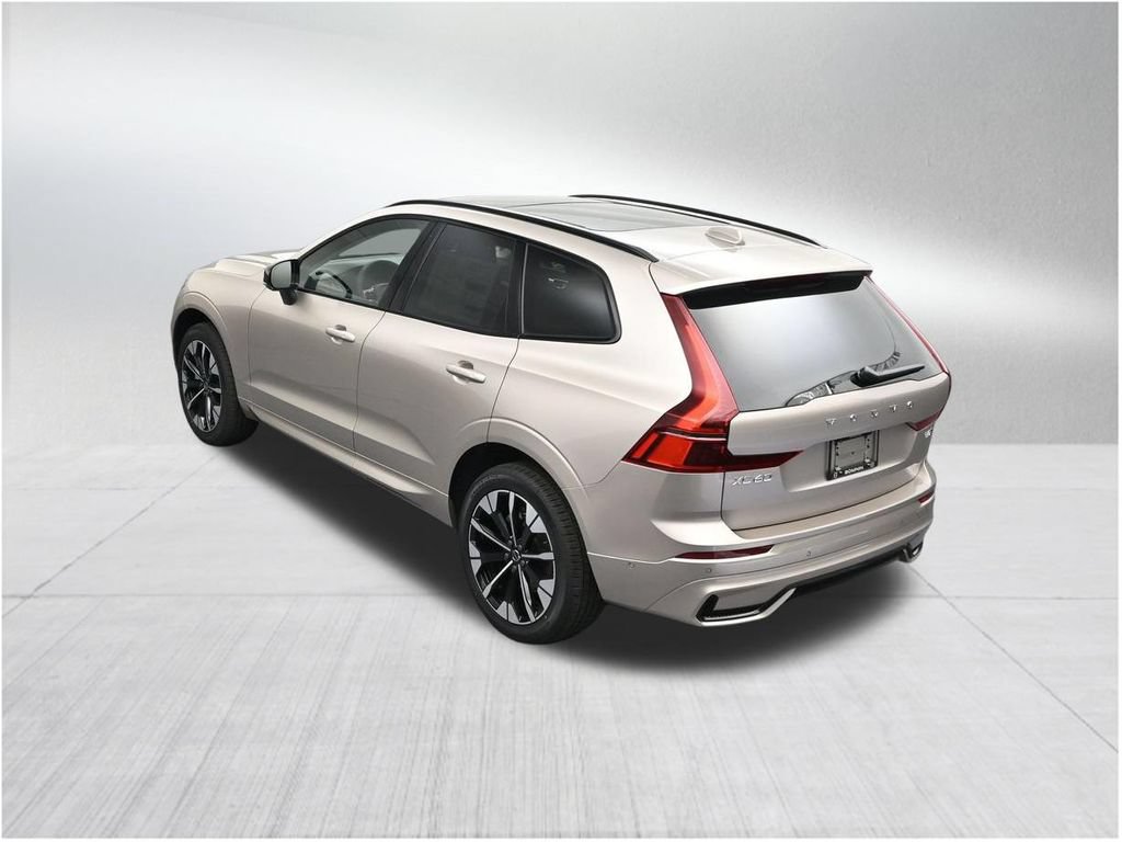 New 2026 Volvo XC60 B5 Plus AWD/4WD image 15