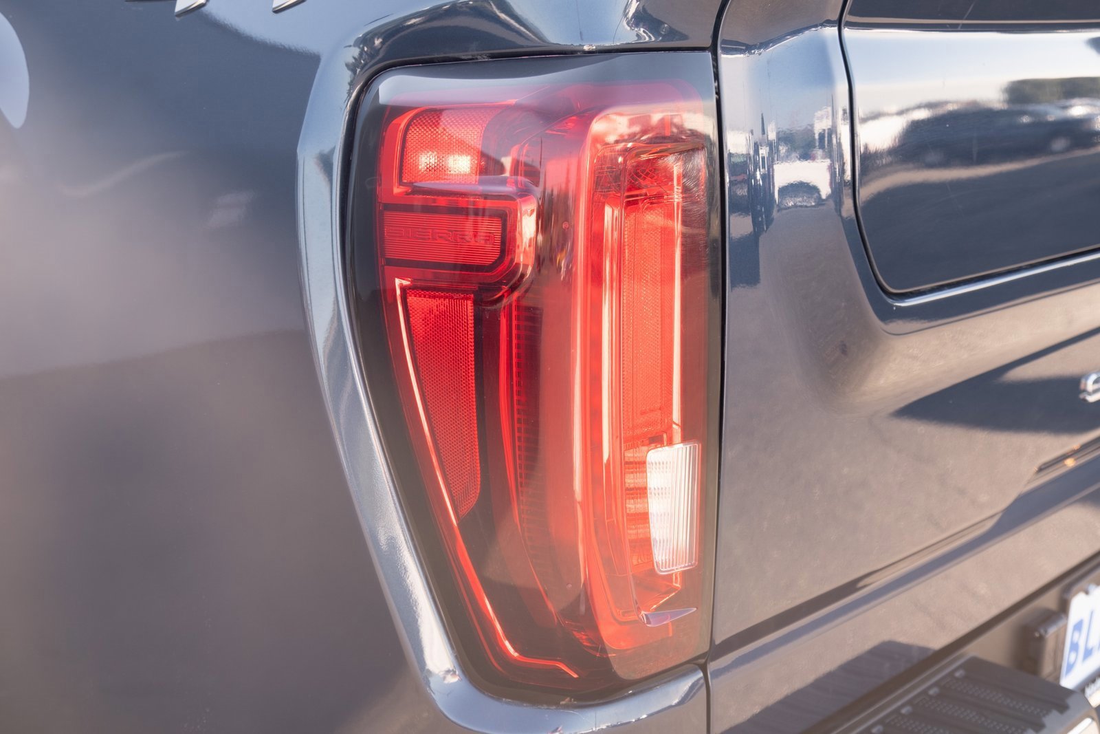 Used 2023 GMC Sierra 3500 SLT w/ SLT Preferred Package image 28