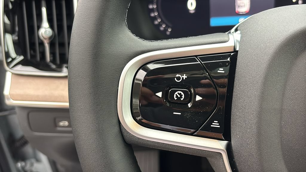 New 2026 Volvo XC90 B5 Core AWD/4WD image 17
