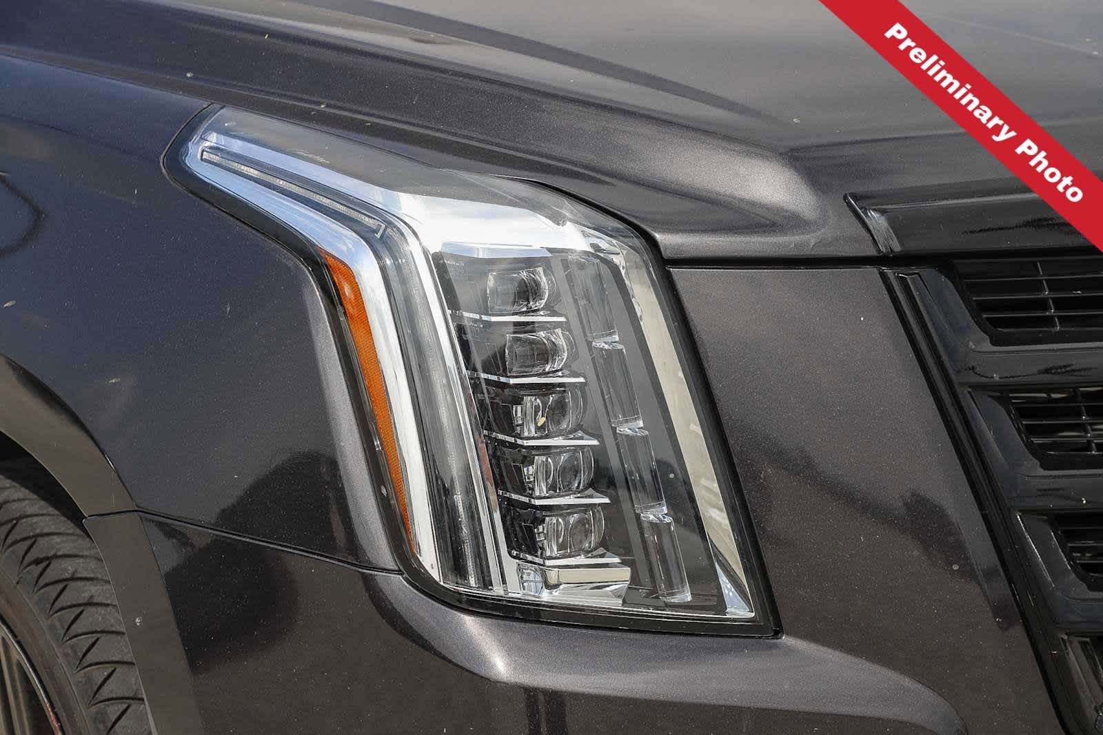 Used 2018 Cadillac Escalade Premium Luxury AWD/4WD image 4