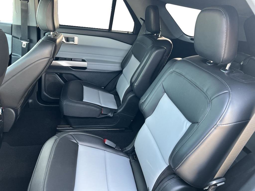 Used 2023 Ford Explorer XLT w/ Equipment Group 202A image 19